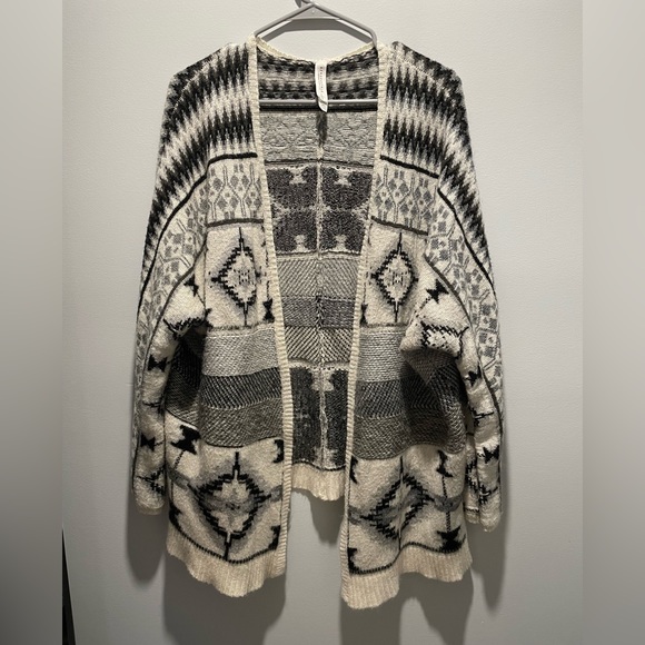 Aeropostale Sweaters - Aeropostale Sweater - Size L